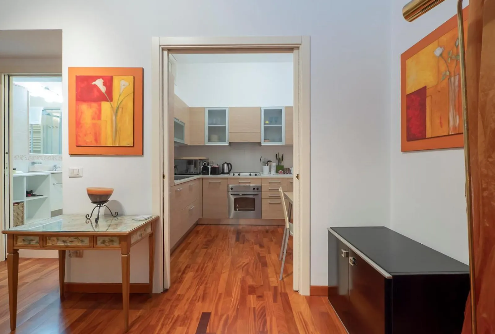 Orange Suite Milan Apartment